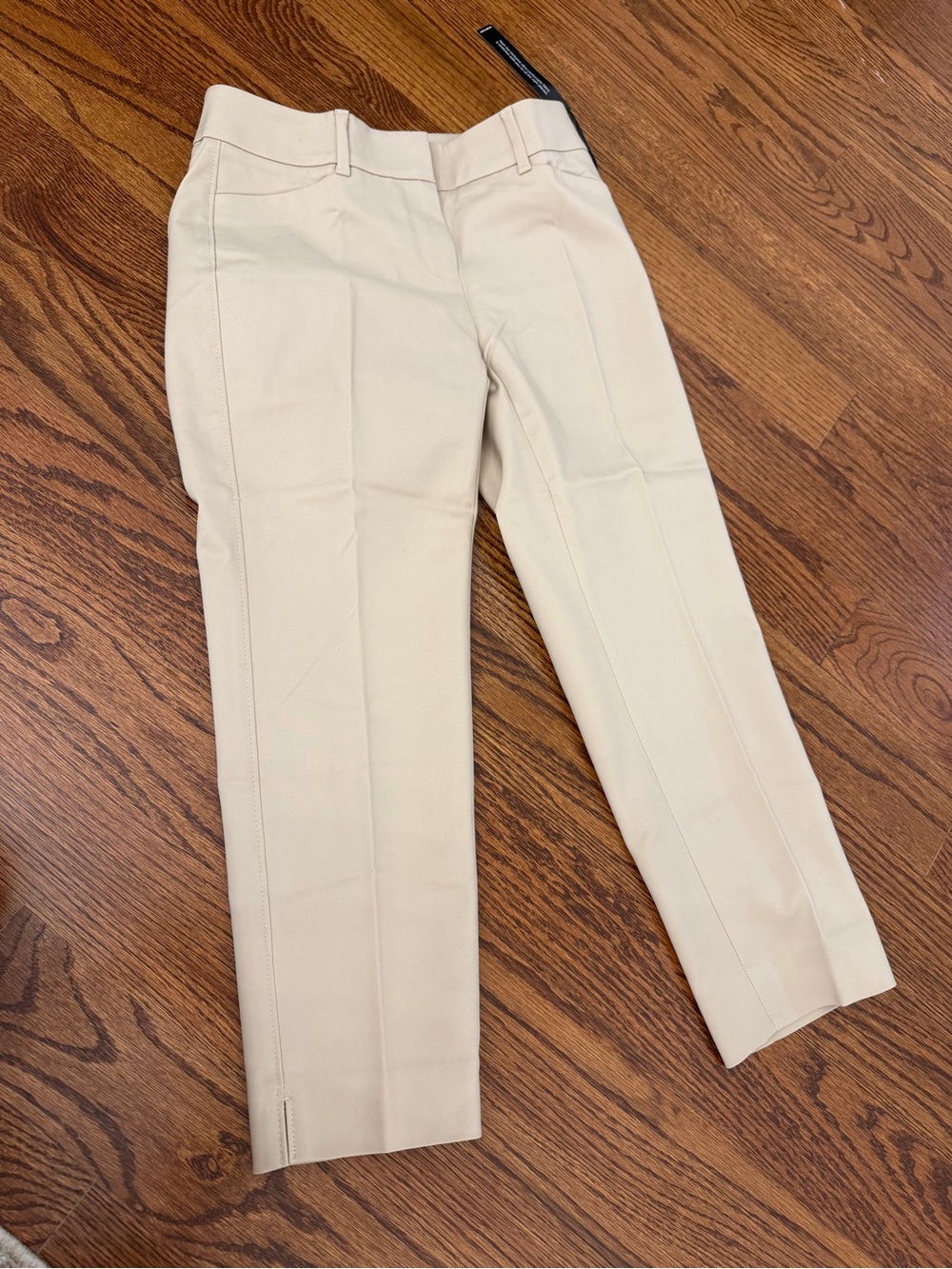 White House Black Market Cream Cropped Ankle Jeans